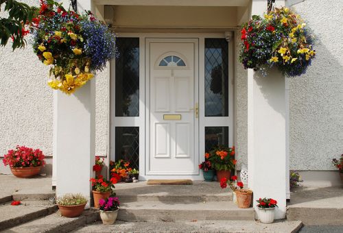 Jak wyciszyć drzwi wejściowe?