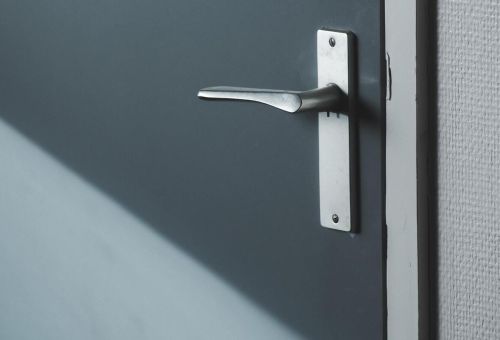 Drzwi techniczne - gdzie znajdą zastosowanie?