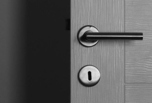 Drzwi prawe czy lewe? | Kt&oacute;re wybrać, jak rozr&oacute;żnić