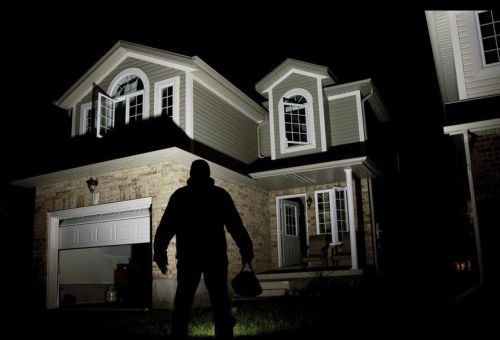 Jak uchronić swój dom przez włamaniem?